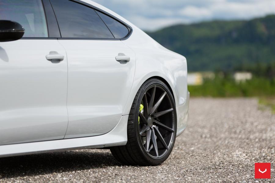 Детали экстерьера Audi RS7 Sportback on Vossen Wheels (CVT) 2017 года  (фото 43 из 52)